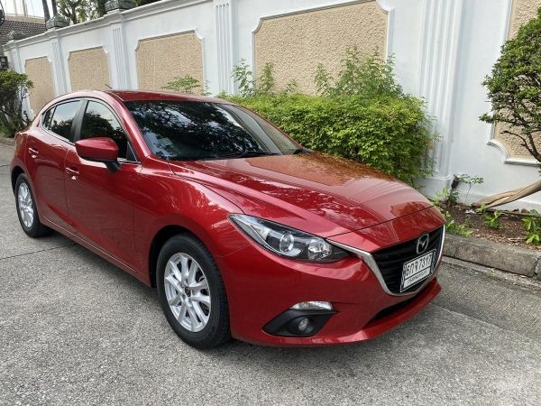 2016 Mazda 3 2.0 ไมล์น้อย29k เข้าศูนย์ตลอด เจ้าของขายเองค่ะ